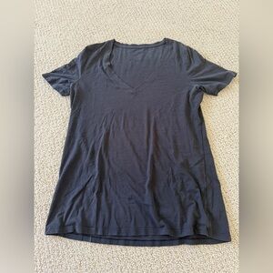 Women Lululemon Black V-Neck T-Shirt